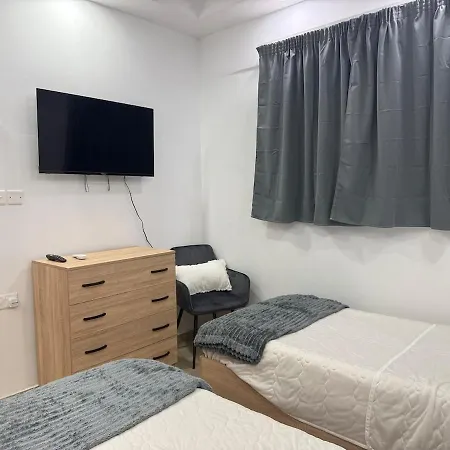 4 Bed Maisonette Close To Mater Dei Apartmán *