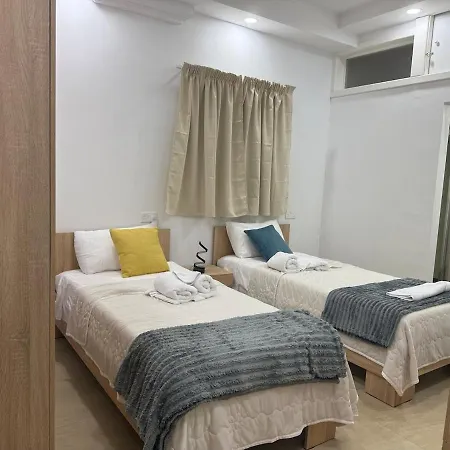 4 Bed Maisonette Close To Mater Dei Apartmán Birkirkara