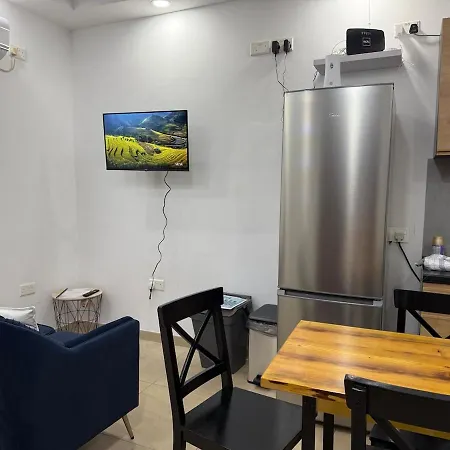 4 Bed Maisonette Close To Mater Dei Apartmán *