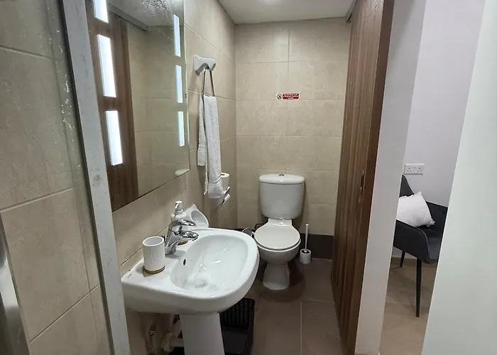 Διαμέρισμα 4 Bed Maisonette Close To Mater Dei Μπιρκιρκάρα